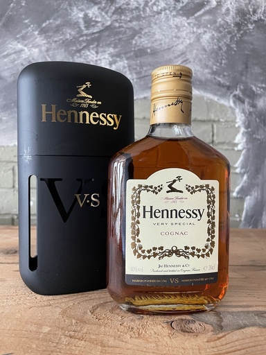 Hennessy VS 2020 Black Sleeve